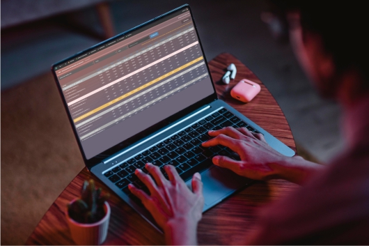 Tela de DRE do Midas ERP com indicadores financeiros